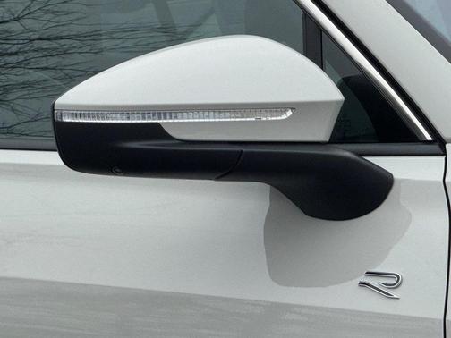 2026 Volkswagen Tiguan 2.0T SEL R-Line 4MOTION