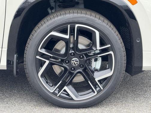 2026 Volkswagen Tiguan 2.0T SEL R-Line 4MOTION