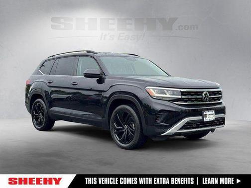 Deep Black Pearl 2022 Volkswagen Atlas 3.6L SE w/Technology