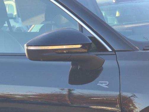 2026 Volkswagen Tiguan 2.0T SEL R-Line 4MOTION