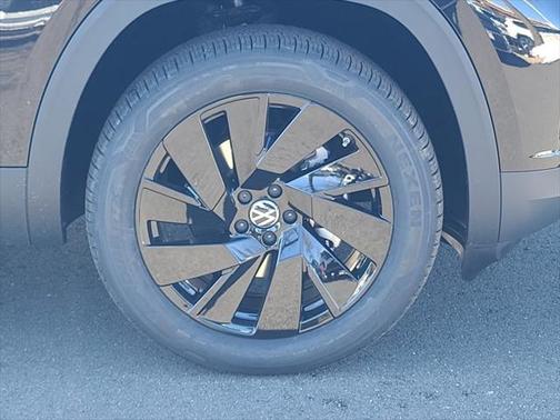 2025 Volkswagen Atlas Cross Sport 2.0T SE w/Technology 4MOTION
