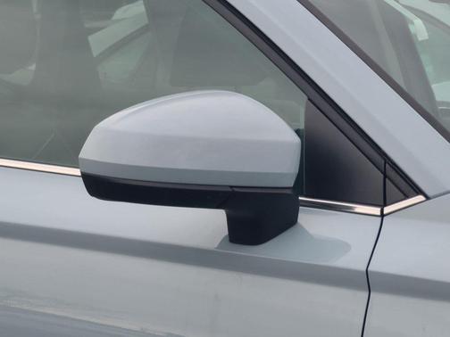 2026 Volkswagen Taos SEL