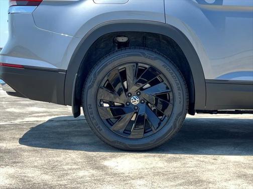 2025 Volkswagen Atlas 2.0T SE w/Technology 4MOTION
