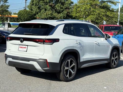 2025 Volkswagen Tiguan 2.0T SE