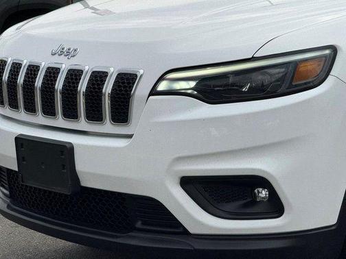 Bright White Clearcoat 2019 Jeep Cherokee Latitude Plus