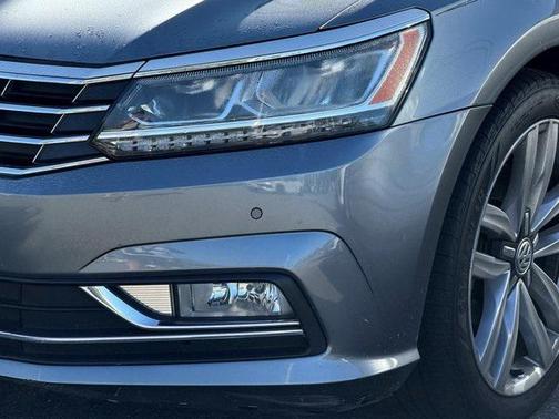 2017 Volkswagen Passat 1.8T SE w/Technology