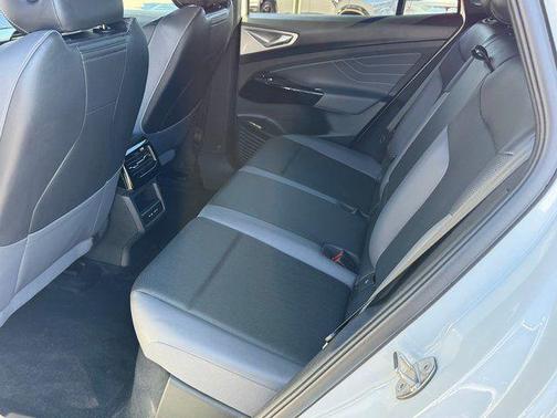 Opal White Pearl 2023 Volkswagen ID.4 Pro S