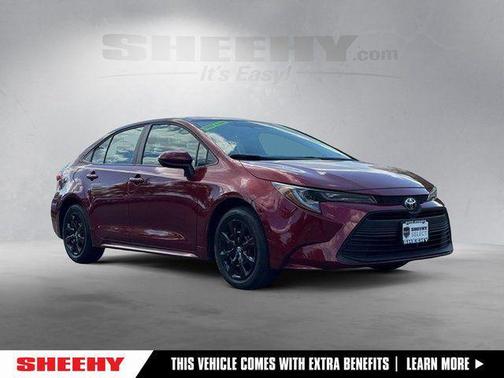 Ruby Flare Prl/Mid Blk Me 2026 Toyota Corolla LE