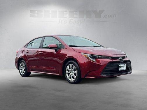 Ruby Flare Prl/Mid Blk Me 2026 Toyota Corolla LE