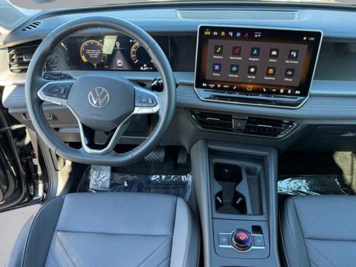 2025 Volkswagen Tiguan 2.0T SE 4MOTION