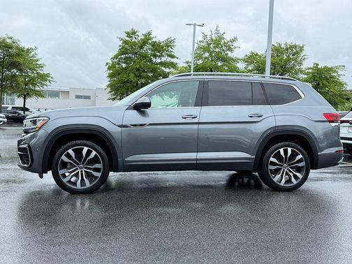 Platinum Gray Metallic 2022 Volkswagen Atlas 3.6L SEL Premium