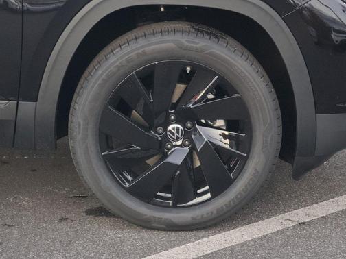 2026 Volkswagen Atlas 2.0T SE w/Technology 4MOTION