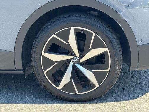 Deep Black Pearl 2023 Volkswagen ID.4 Pro S
