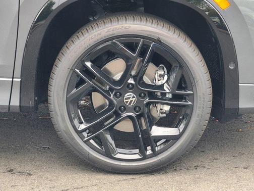 2025 Volkswagen Tiguan 2.0T SE R-Line Black 4MOTION