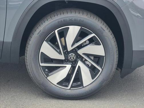2025 Volkswagen Atlas 2.0T SE w/Technology 4MOTION