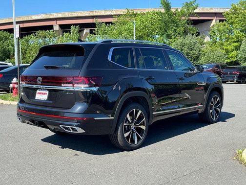 Deep Black Pearl 2026 Volkswagen Atlas 2.0T SEL Premium R-Line 4MOTION