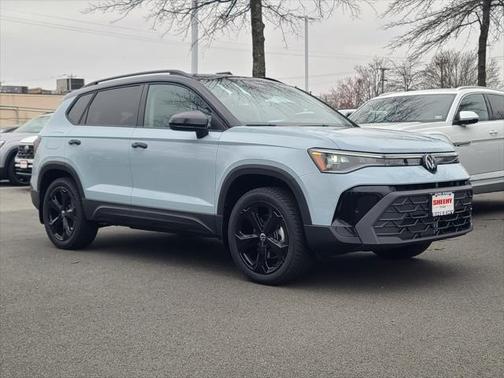 2025 Volkswagen Taos 1.5T SE Black