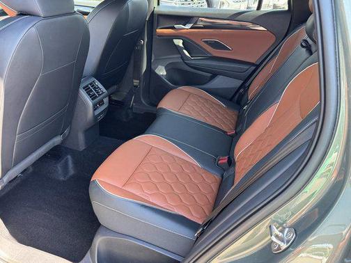 Deep Black 2025 Volkswagen Tiguan 2.0T SEL R-Line 4MOTION