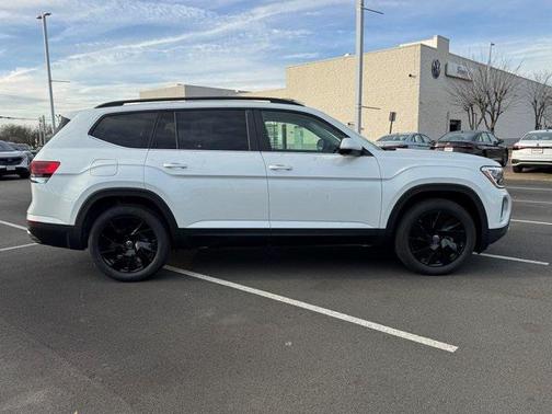 2026 Volkswagen Atlas 2.0T SE w/Technology 4MOTION