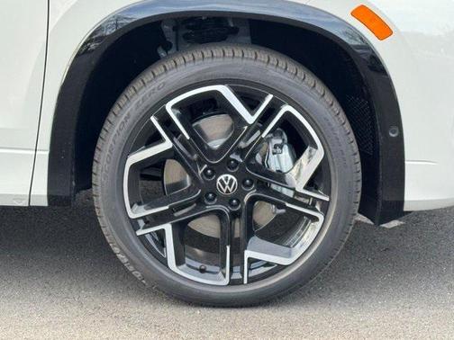 2026 Volkswagen Tiguan 2.0T SEL R-Line 4MOTION