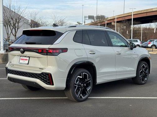 2026 Volkswagen Tiguan 2.0T SEL R-Line 4MOTION