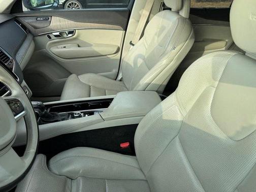 2020 Volvo XC90 T6 Inscription