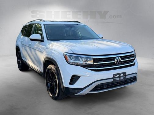 Pure White 2022 Volkswagen Atlas 3.6L SE w/Technology