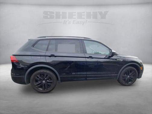 2022 Volkswagen Tiguan 2.0T SE R-Line Black 4MOTION