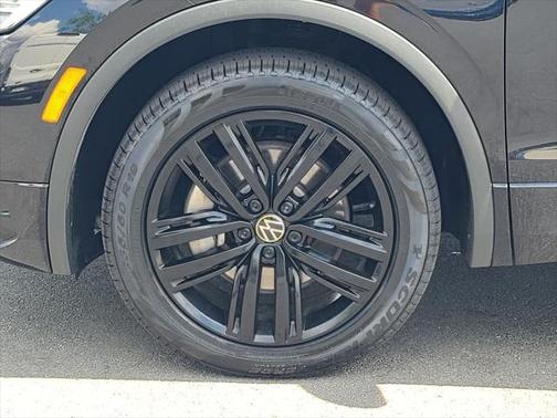 2022 Volkswagen Tiguan 2.0T SE R-Line Black 4MOTION