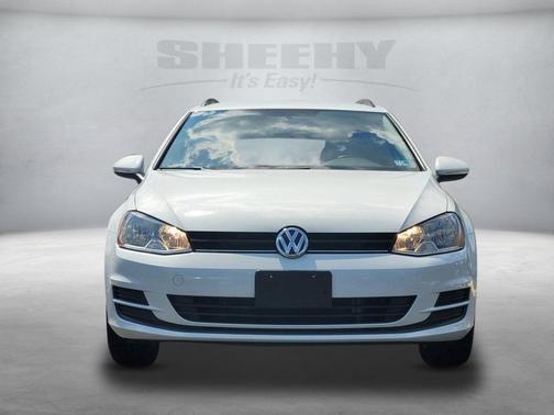 Photo 2 of 32 of 2017 Volkswagen Golf SportWagen TSI S
