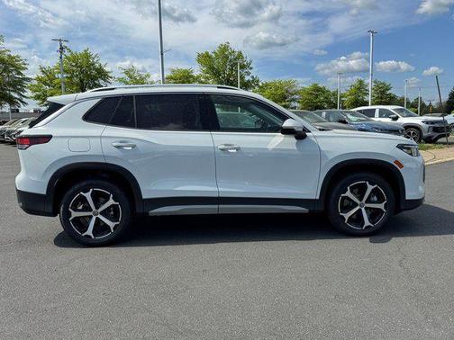 White 2026 Volkswagen Tiguan 2.0T SE 4MOTION