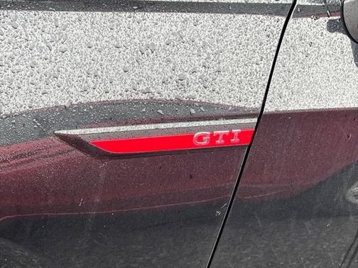 2024 Volkswagen Golf GTI 2.0T SE DSG