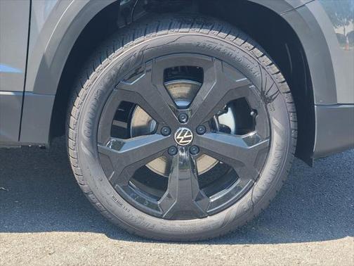 2025 Volkswagen Taos 1.5T SEL