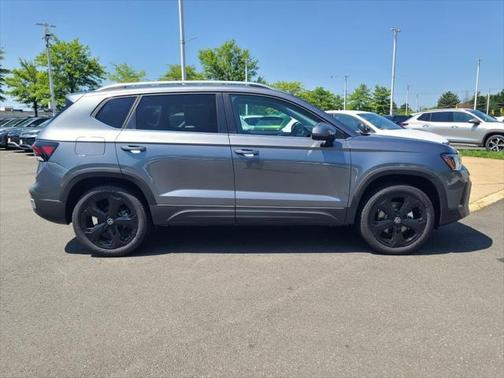 2025 Volkswagen Taos 1.5T SEL