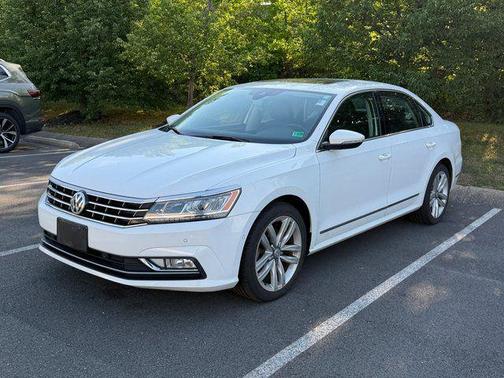 Pure White 2016 Volkswagen Passat V6 SEL Premium