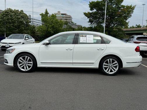 Pure White 2016 Volkswagen Passat V6 SEL Premium