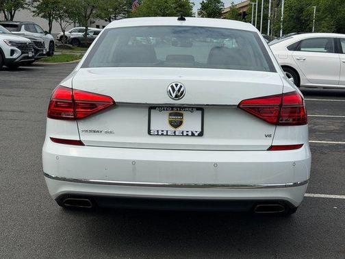 Pure White 2016 Volkswagen Passat V6 SEL Premium
