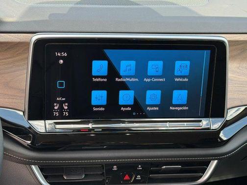 Pure White 2024 Volkswagen Atlas 2.0T SE