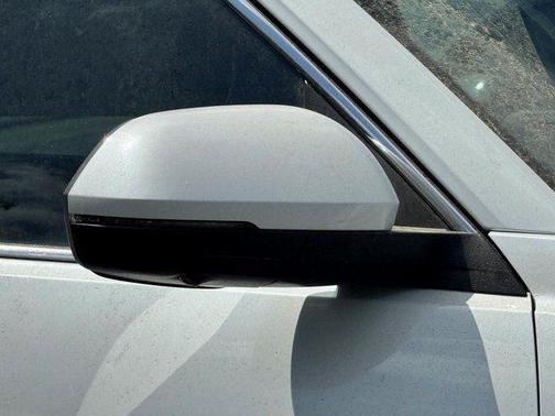 White Pearl 2026 Volkswagen Atlas 2.0T SEL Premium R-Line 4MOTION