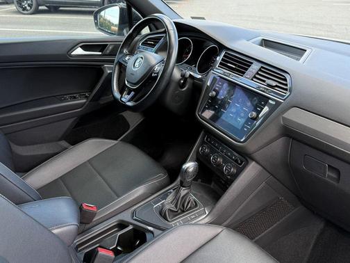 2021 Volkswagen Tiguan 2.0T SE R-Line Black