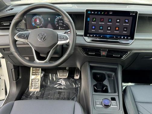 Opal White w/Deep Black Roof 2025 Volkswagen Tiguan 2.0T SE R-Line Black 4MOTION