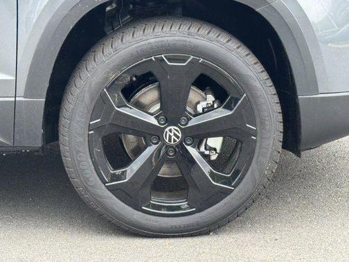 Platinum 2026 Volkswagen Taos SEL