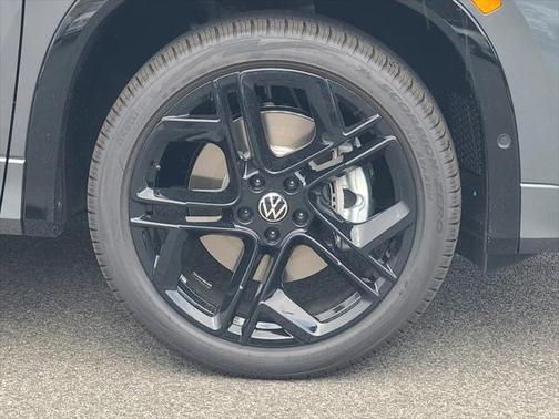 2025 Volkswagen Tiguan 2.0T SE R-Line Black 4MOTION