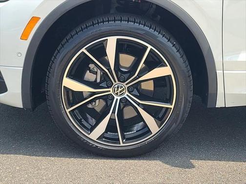 2023 Volkswagen Tiguan 2.0T SEL R-Line 4MOTION