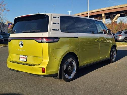 2025 Volkswagen ID. Buzz Pro S Plus with 4MOTION