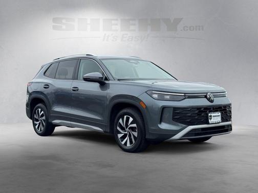 Platinum Gray Metallic 2025 Volkswagen Tiguan 2.0T S