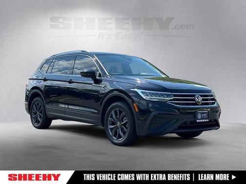 Deep Black 2023 Volkswagen Tiguan 2.0T SE