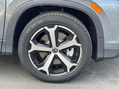 Platinum 2026 Volkswagen Tiguan 2.0T SE 4MOTION
