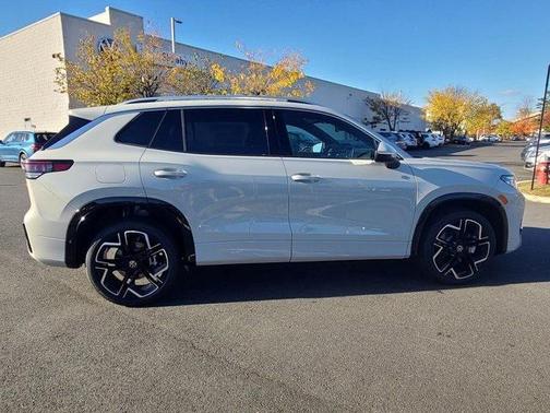 2026 Volkswagen Tiguan 2.0T SEL R-Line 4MOTION