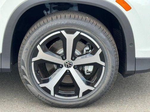 White 2026 Volkswagen Tiguan 2.0T SE 4MOTION